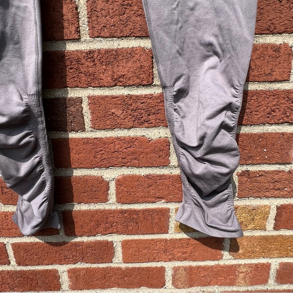 Lole Womens Cutest Legging Seamless Ruched Leggings Tights S/M Gray 



28m - Picture 4 of 8